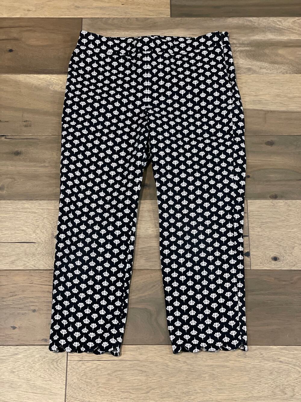 Talbots Chatham Crop Black Floral Scalloped‑Hem Pants Size 6 Casual
